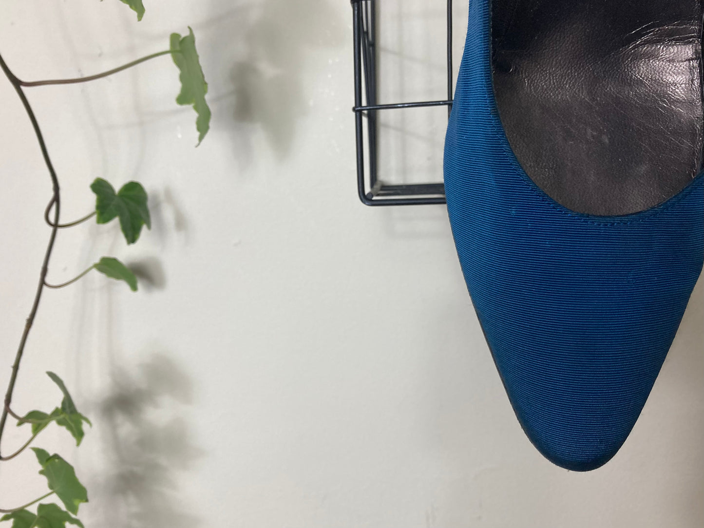 Blue Décolleté