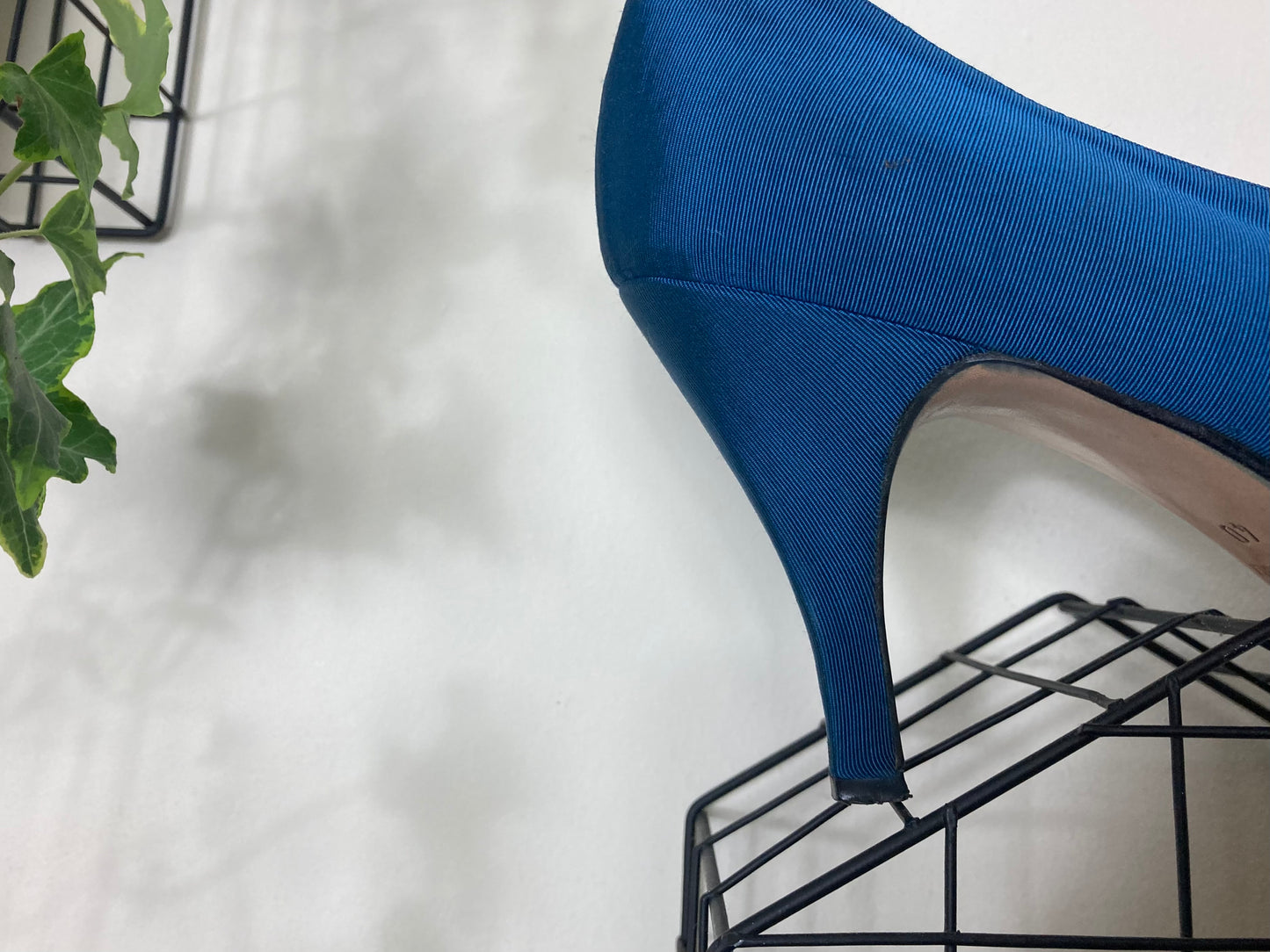 Blue Décolleté