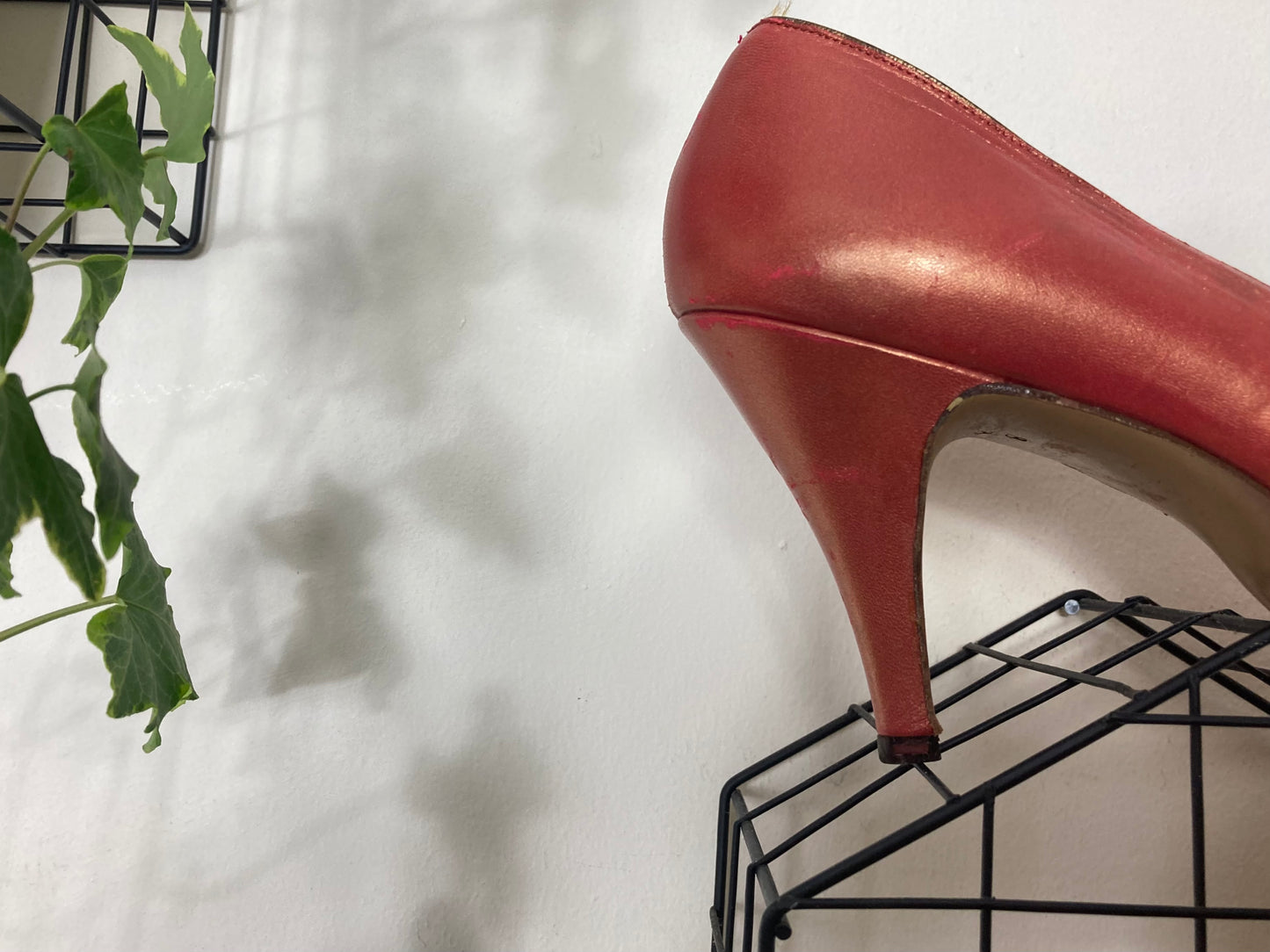 Décolleté Red and Gold