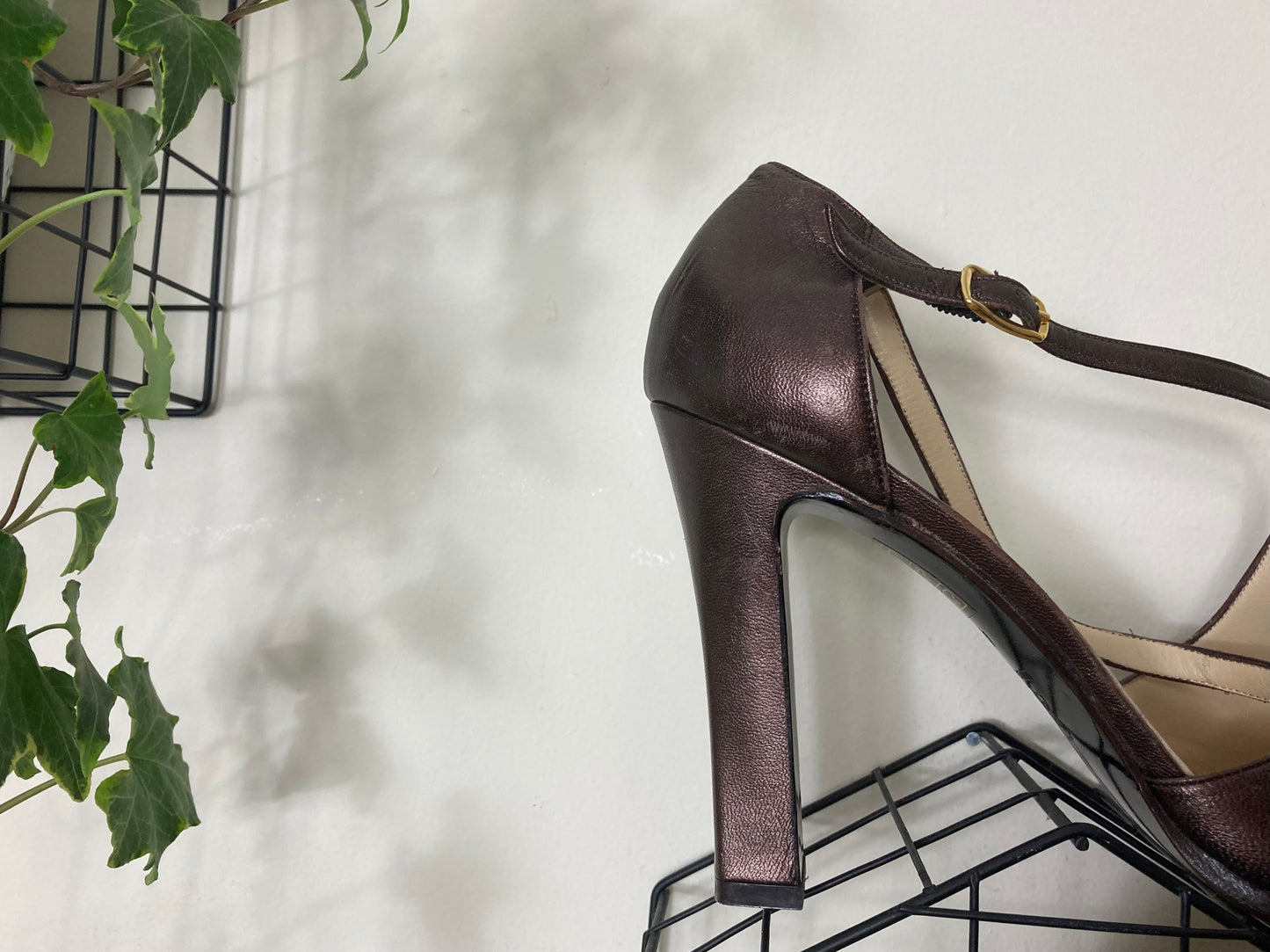 Bronze Heels Cross Décolleté