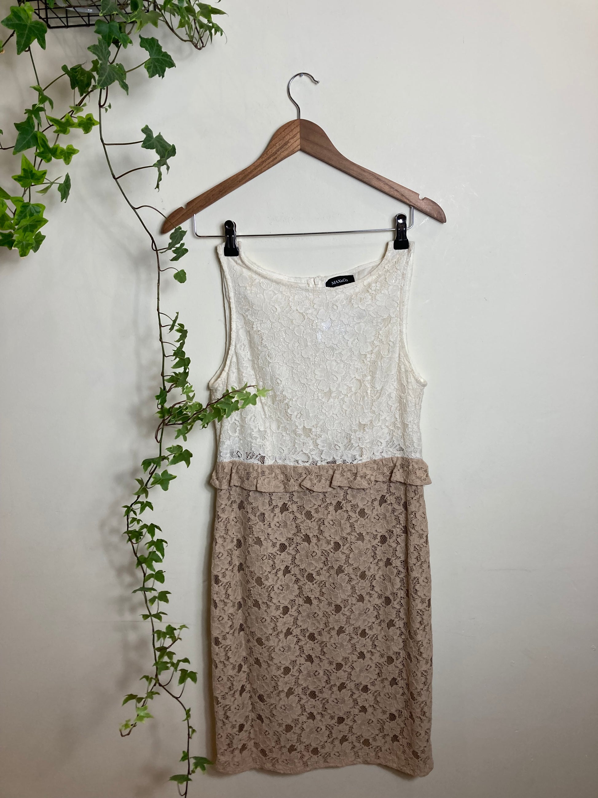Max&Co Lace Shift Dress Made in Italy LaMelaVintage Max&Co Lace Shift Dress Made in Italy LaMelaVintage